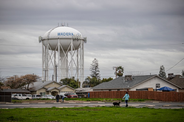 The Madera water tower in a north neighborhood of the city on Jan. 7, 2023. Photo by Larry Valenzuela, CalMatters/CatchLight Local