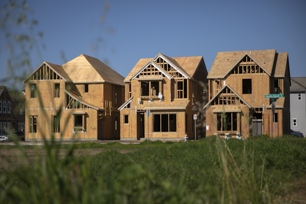 New housing construction in the Crocker Village neighborhood in Sacramento on Feb. 10, 2022. Photo by Miguel Gutierrez Jr., CalMatters