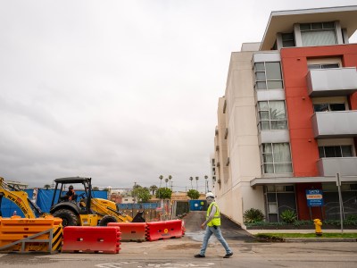 Constructipn near 7th Street and Broadway in Santa Monica on May 24, 2023. Photo by Zaydee Sanchez for CalMatters