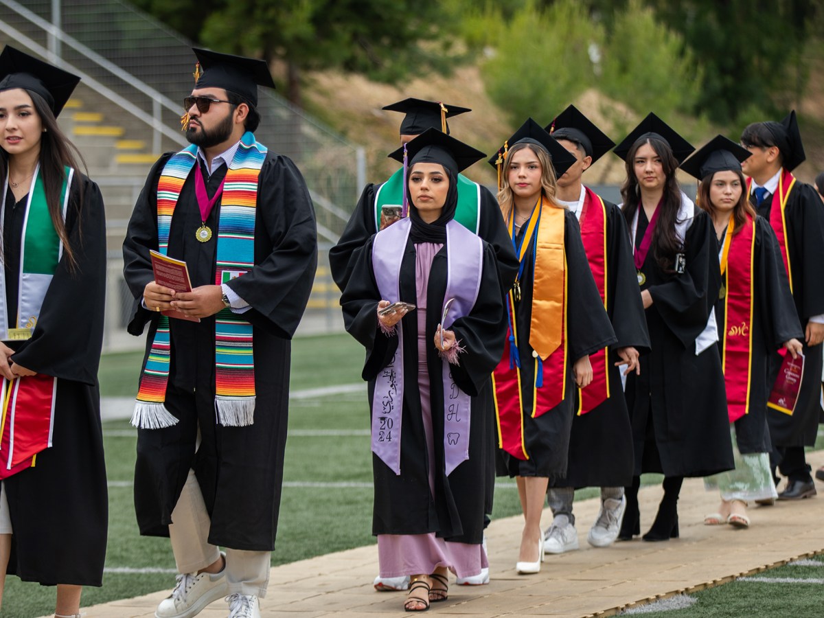 Only 1 in 5 California community college students makes it to a university, audit says