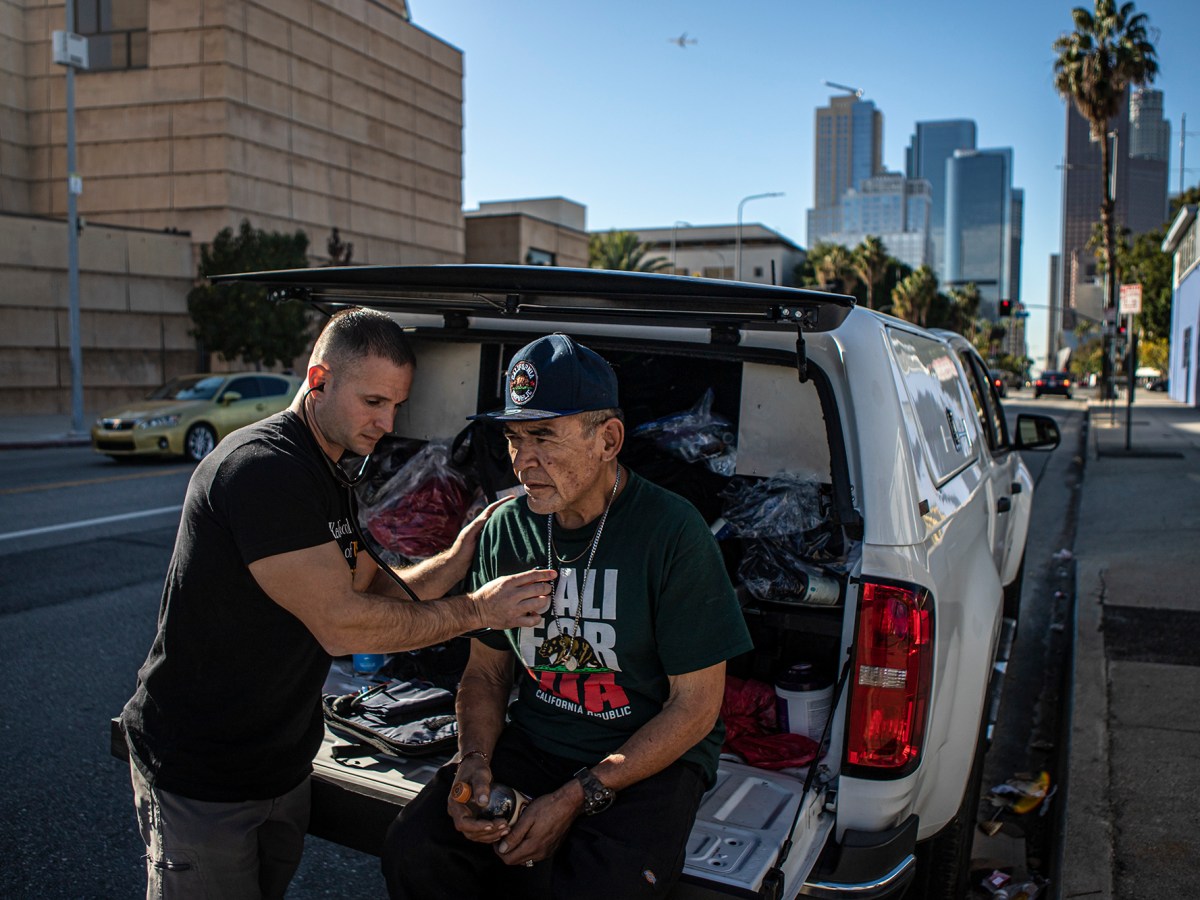 More street medicine teams tackle the homeless health care crisis