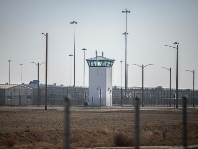 A guard tower at Kern Valley State Prison on Nov. 15, 2022. Photo by Larry Valenzuela, CalMatters/CatchLight Local