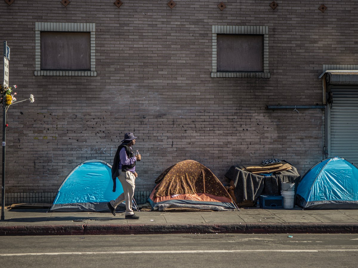 California fails to track its homelessness spending or results, a new audit says